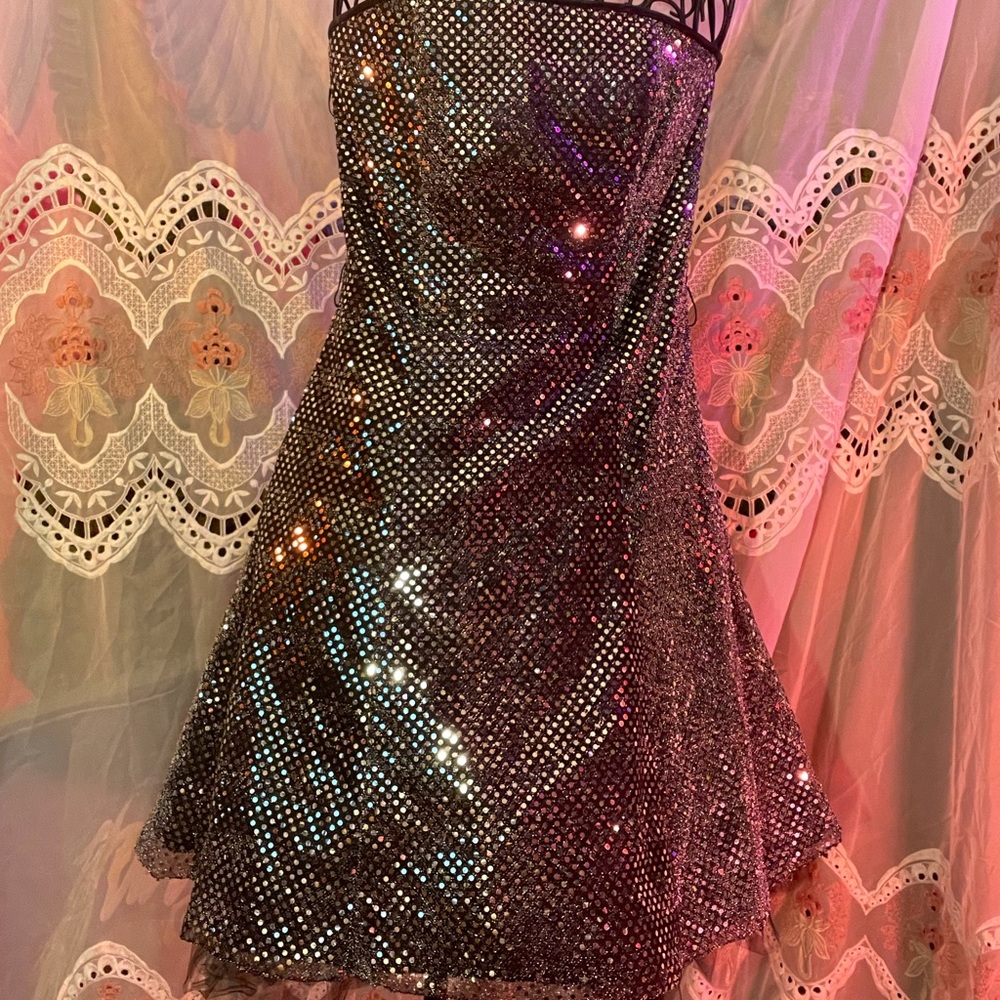 VINTAGE GUNNE SAX